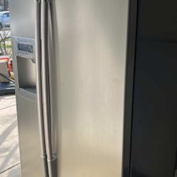 Refrigerator LG
