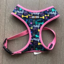 Dog Harnesses And Leashes 