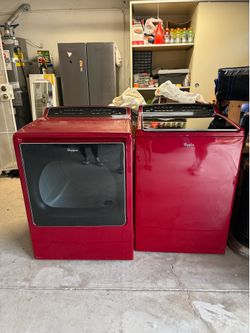 Whirlpool Cabrio High Efficiency Washer & Gas Dryer Set – Red - Good Condition