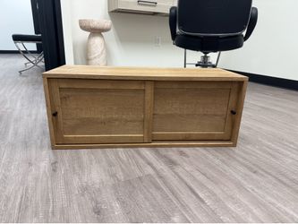 Wall mounted cabinet