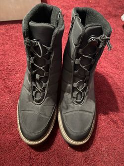 Black waterproof boots size 8