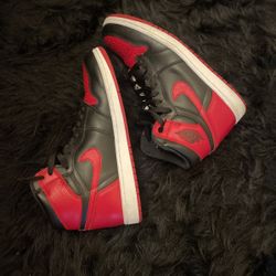 Nike Air Jordan 1 “banned” 