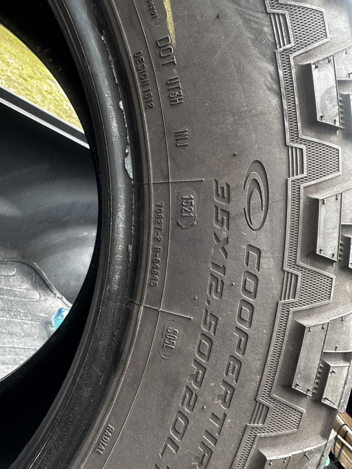 35x12.5x20 35s Toyo Open County.