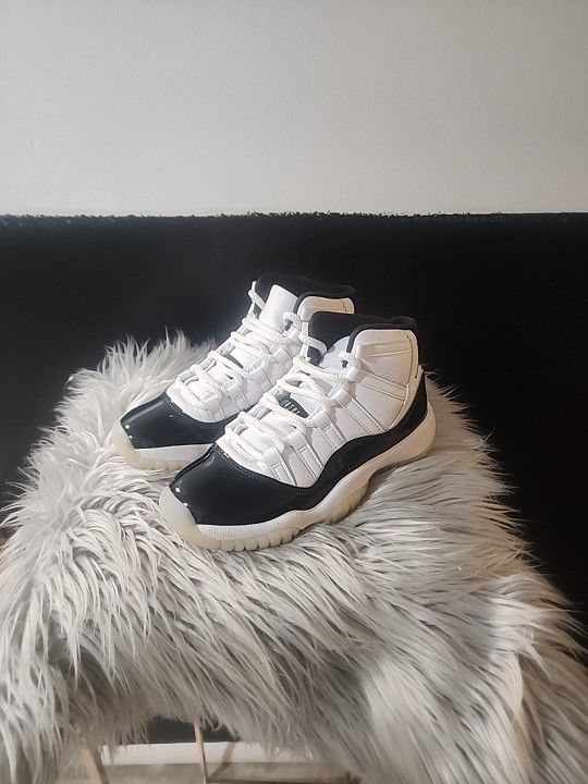 Jordan 11 Gratitudes Size 4