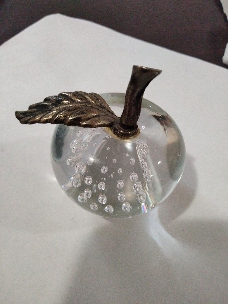 Paperweight  Apple Glass  Bobble Controlled 