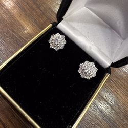 10KT Diamond Earring