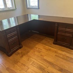 FREE Large L-shaped Desk