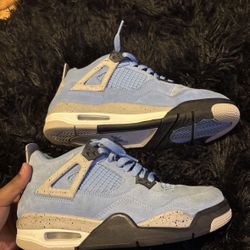 Jordan 4 University Blue