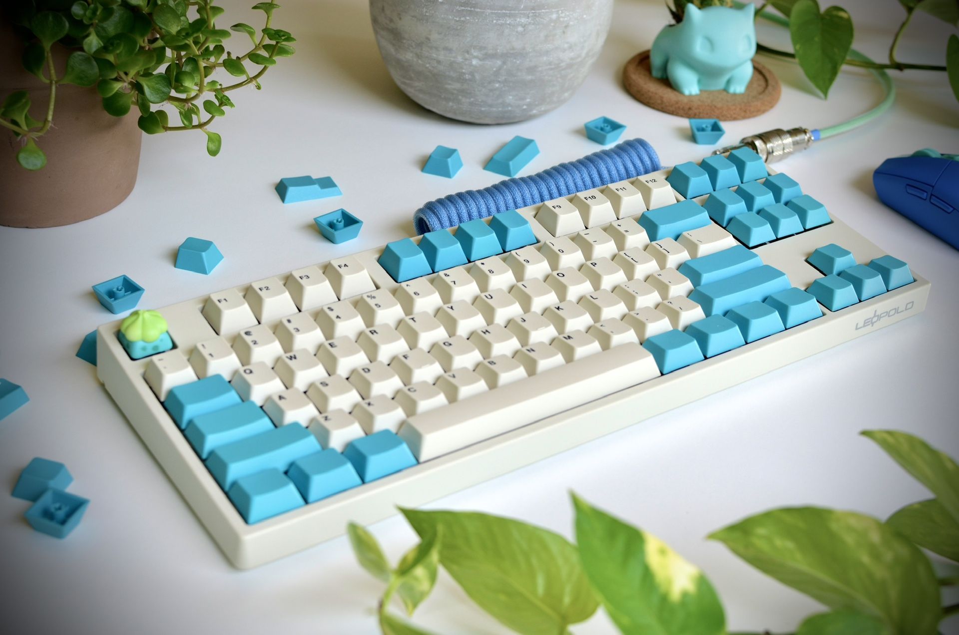 Custom Leopold Bulbasaur 75% Mechanical Keyboard