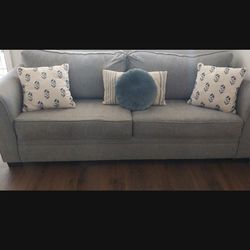 COUCH PULL OUT BED