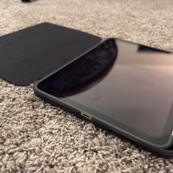 iPad 10th Gen (64GB, Case, Holder, Pen, Screen Prot.)