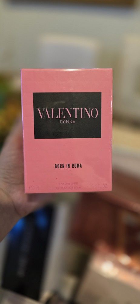 Valentino Donna Perfume