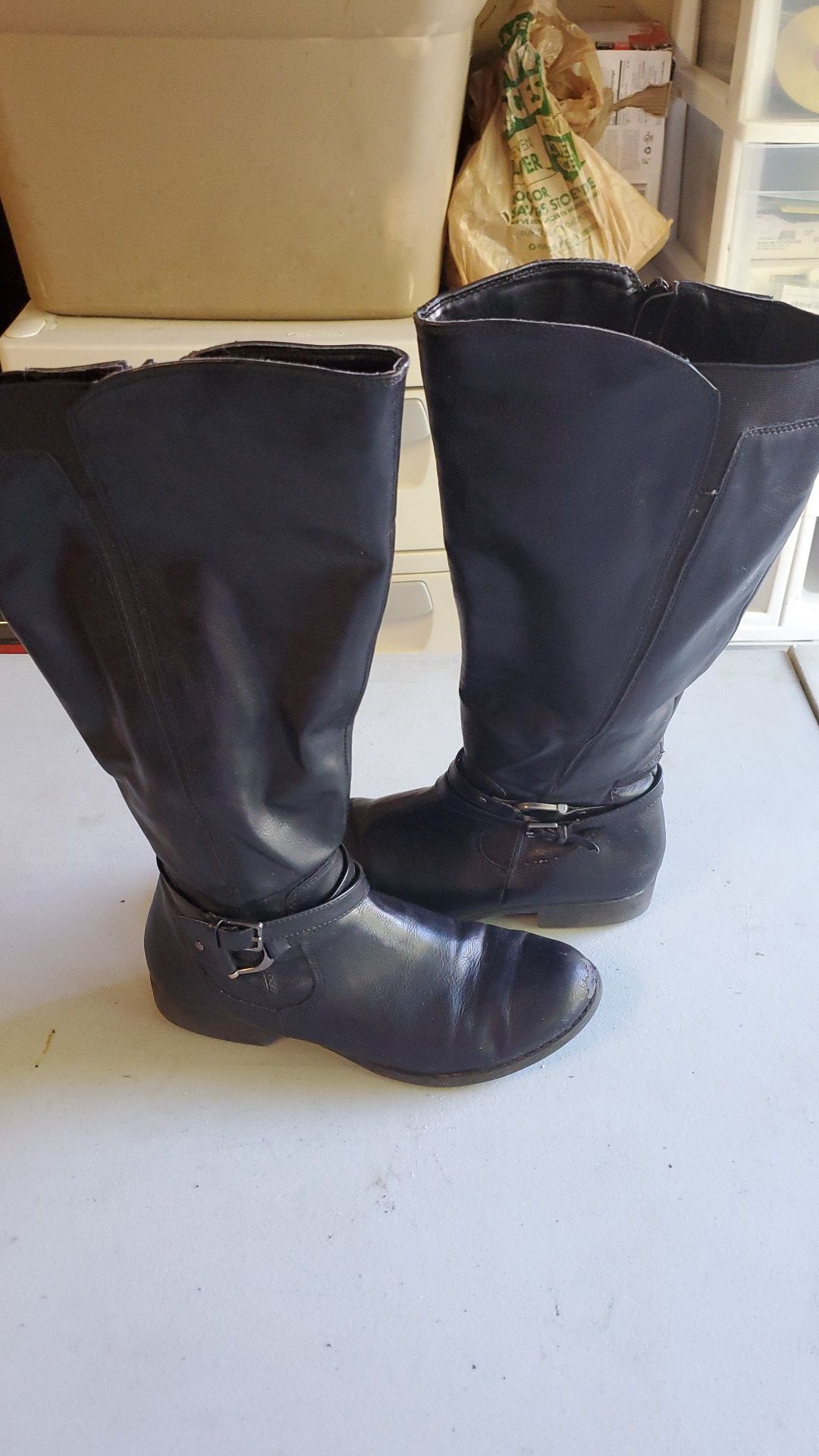 Women's Size 8 Black Boots