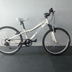 BICYCLE SPECIALIZED 7 SPEED SIZE 24 BRAND NEW 