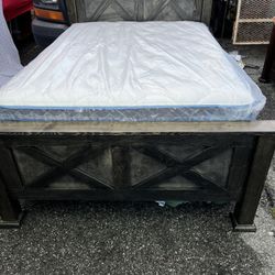 Ganó el especial de cama Queen size 100% de pino entrega por el mismo precio ciertas áreas