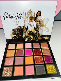 Must Be Magic Eyeshadow Palette