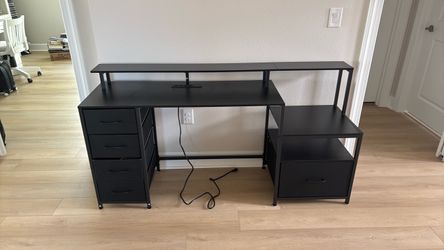 Black computer desk
