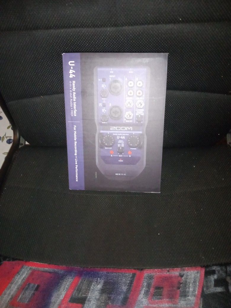 Zoom U-44 Handy Audio Interface