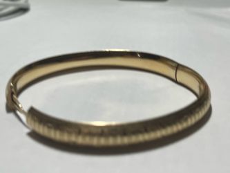 14k gold bangle bracelet