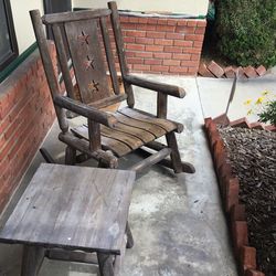 2 Vintage Rocking Chairs with Table