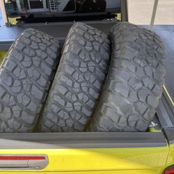 4 used BF GOODRICH TIRES 255/75R 17(14k milage)