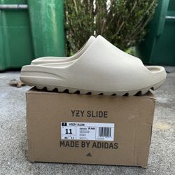 Yeezys Slides 