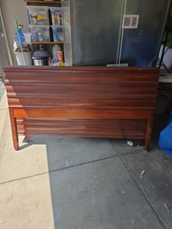 Free Vintage Wood Full Size Bedframe