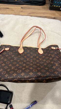 Louis Vuitton 101. Champs elysees Paris