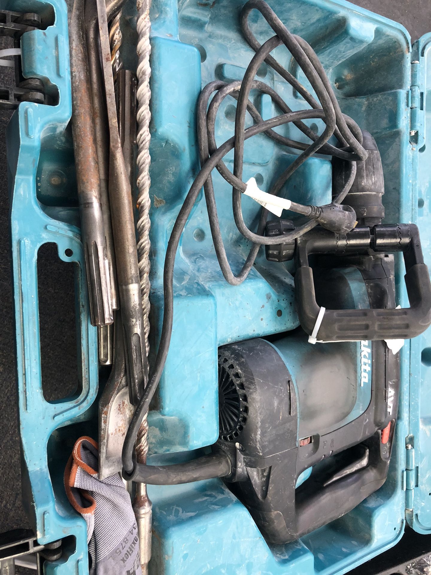 MAKITA ROTARY HAMMER