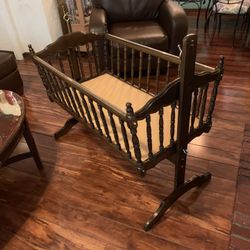 Vintage Jenny Lind Style Williamsburg Baby Cradle, Crib, Bassinet 