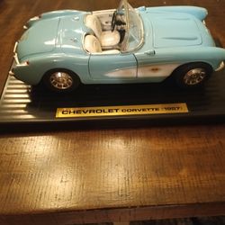 1957 Corvette 1:18th Scale Metal Model wt Stand