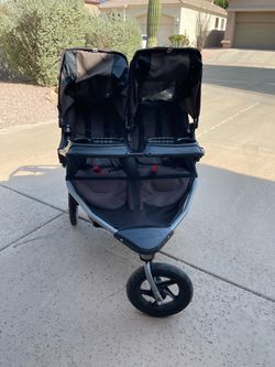 BOB Duallie Stroller - Includes Snack Tray