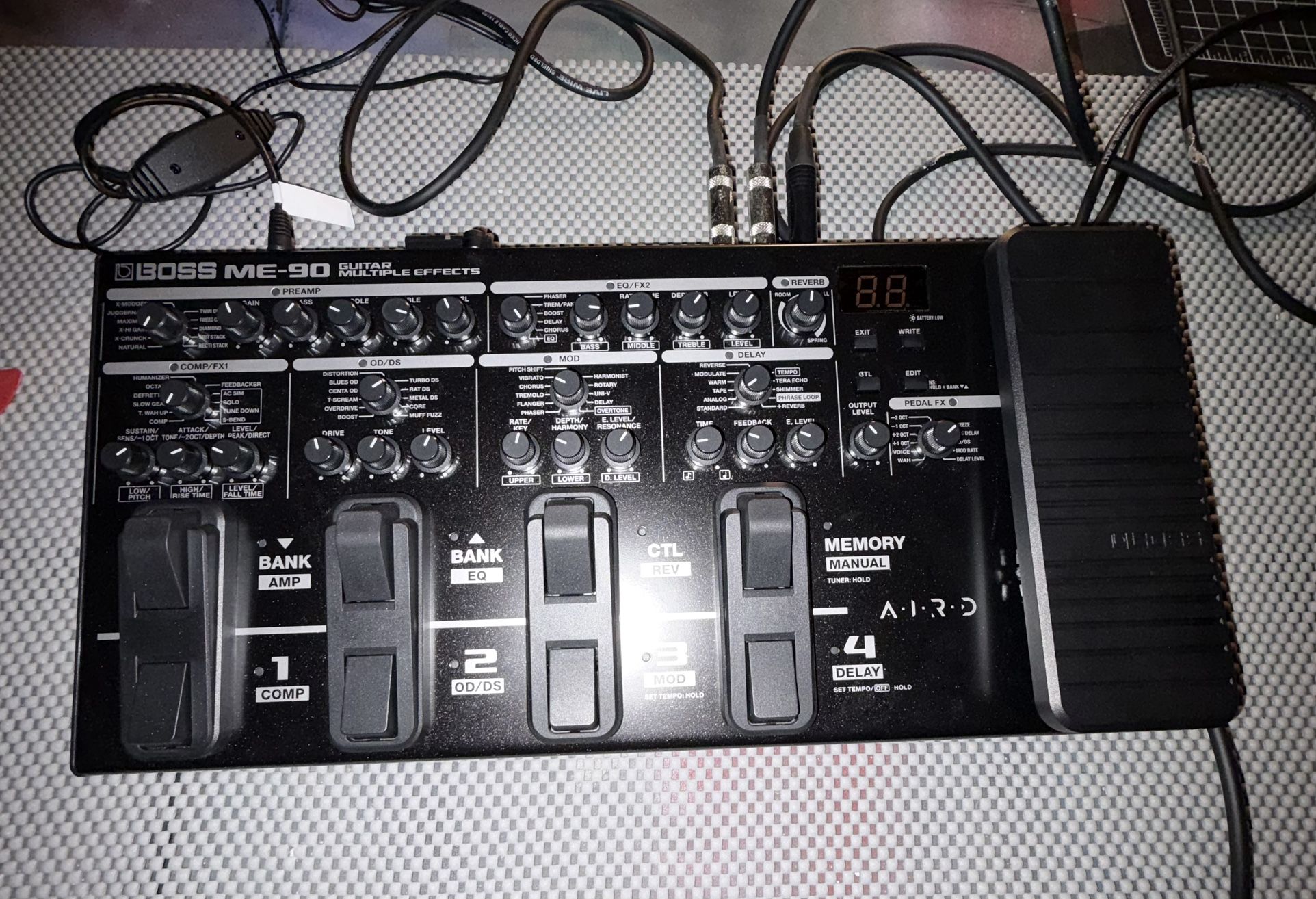 BOSS ME-90 & 2 JBL MKlll-305