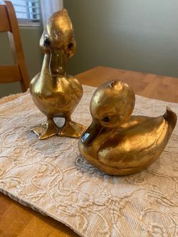 MCM vintage pair of Anthony Freeman McFarlin gold leaf finish ceramic pottery ducklings. Signed.