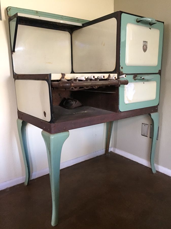 Baker-Nagle 1930s Vintage Green Enamel Stove