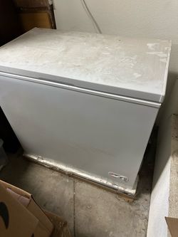 Chest Freezer - Works Great - Moving Sale - Only $30
