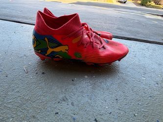 Pumas Used Soccer Cleats- Size 4.5