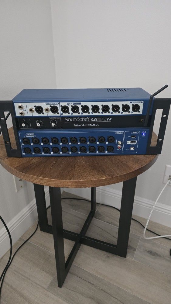 Soundcraft Ui24R 24-channel Remote-controlled Digital Mixer