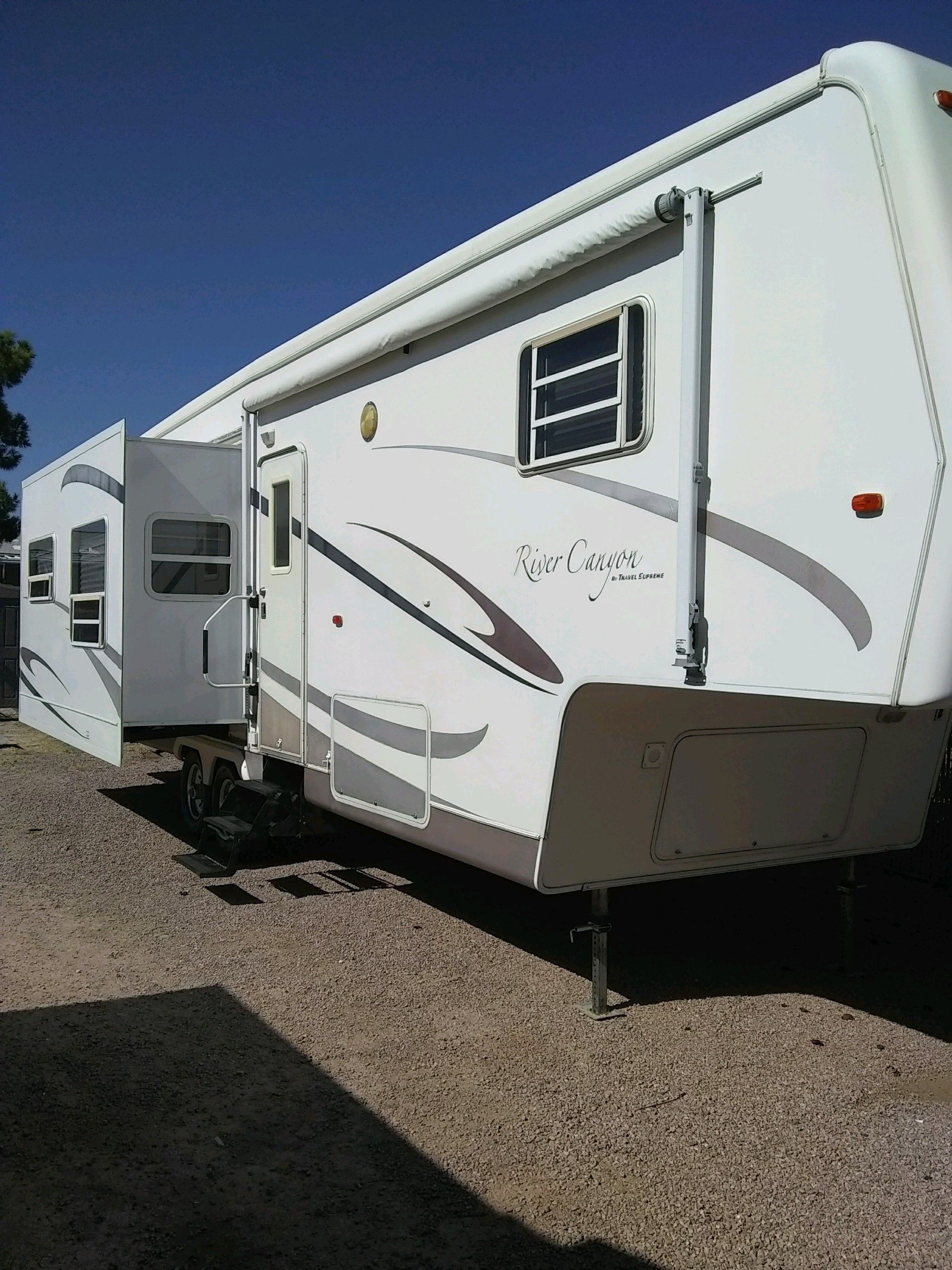 2004 River Canyon by Travel Supreme 36 ft 5th wheel triple slide luxury trailer
