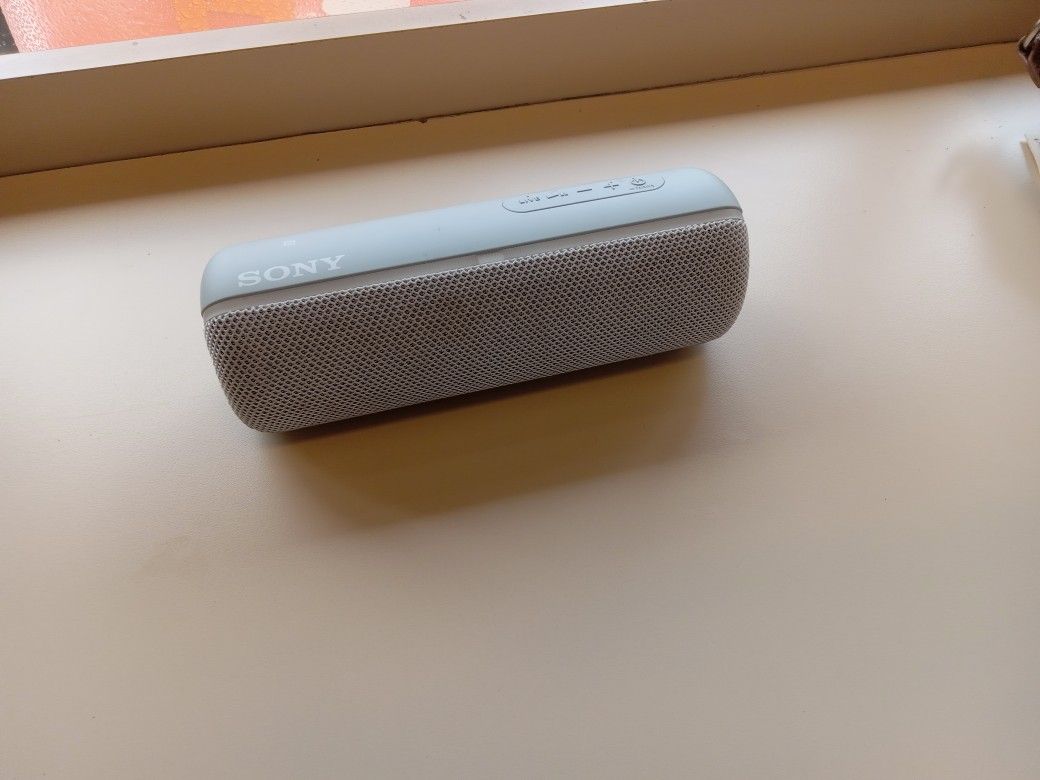 Sony SRS-XB22 WIRELESS WATERPROOF Bluetooth Speaker With Charger