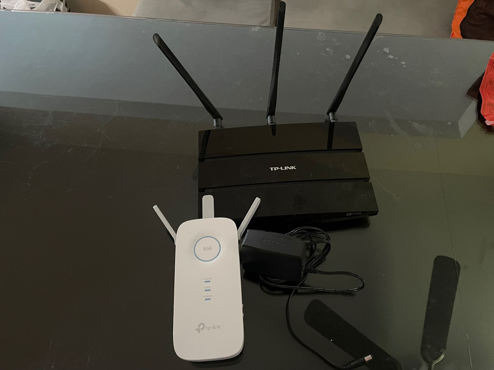 Tp Link Router And Tp Link Extender Bundled