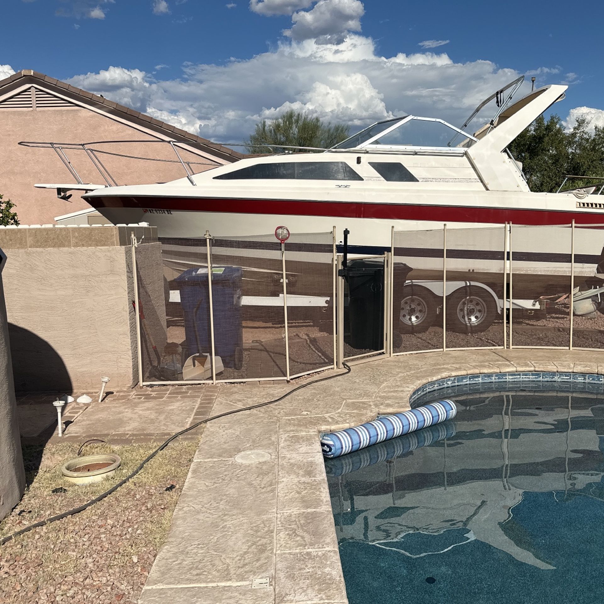 1985 Bayliner Luxury Cabin Cruiser 25 Ft
