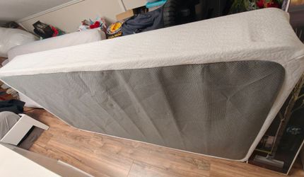 Twin metal frame box spring/bed platform