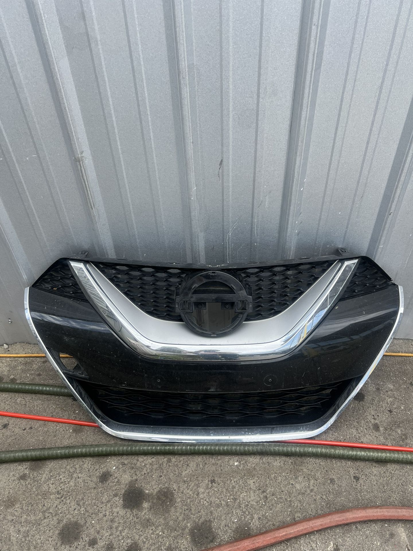 2016-2019 Nissan Maxima Grille