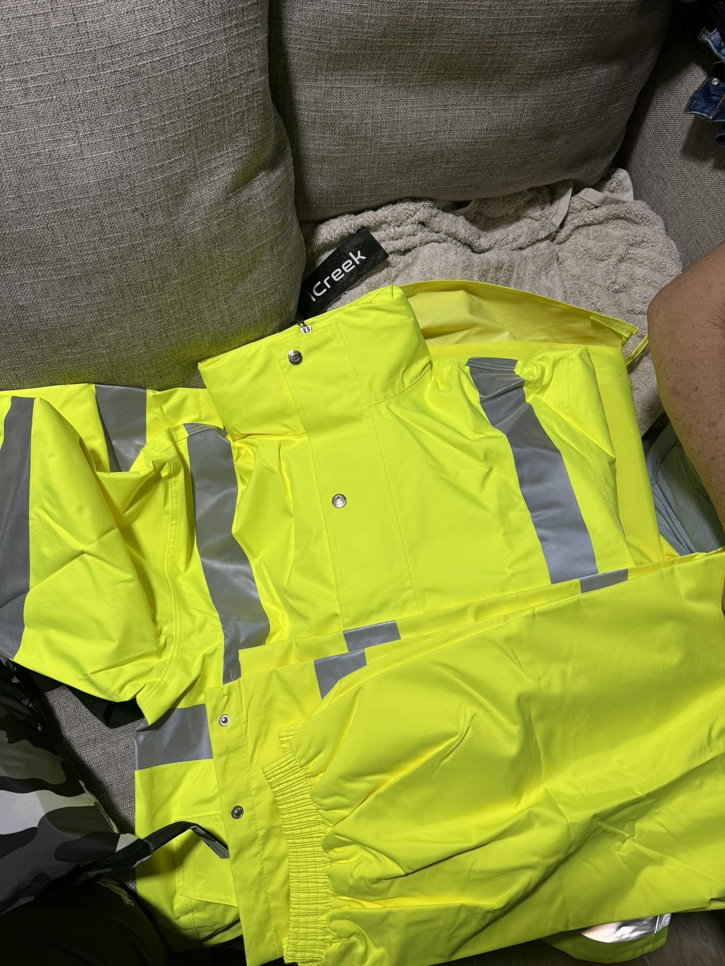 Rain suits ( Different styles, different sizes)