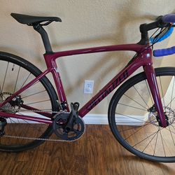 SPECIALIZED ROUBAIX ROAD BIKE