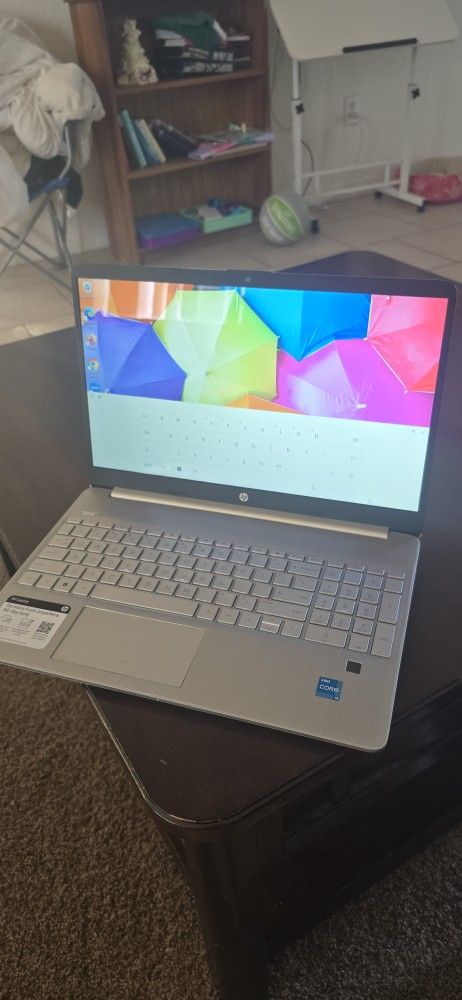 2023 HP 15-dy touchscreen Windows 11 laptop/ 10th gen Core i3/256 M.2 ssd/8gb ram/Bt/wifi/3.7lbs!!