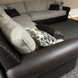 Sofas Seccionales = Sectional Sofas = In Stock = Disponibles 