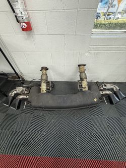 C8 Corvette Stingray stock Exhaust