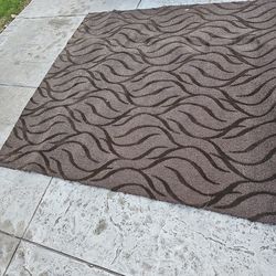 6.7ft x 6.7ft Carpet Piece – Brown Pattern